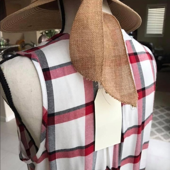 Dress - Picture 2 of 4